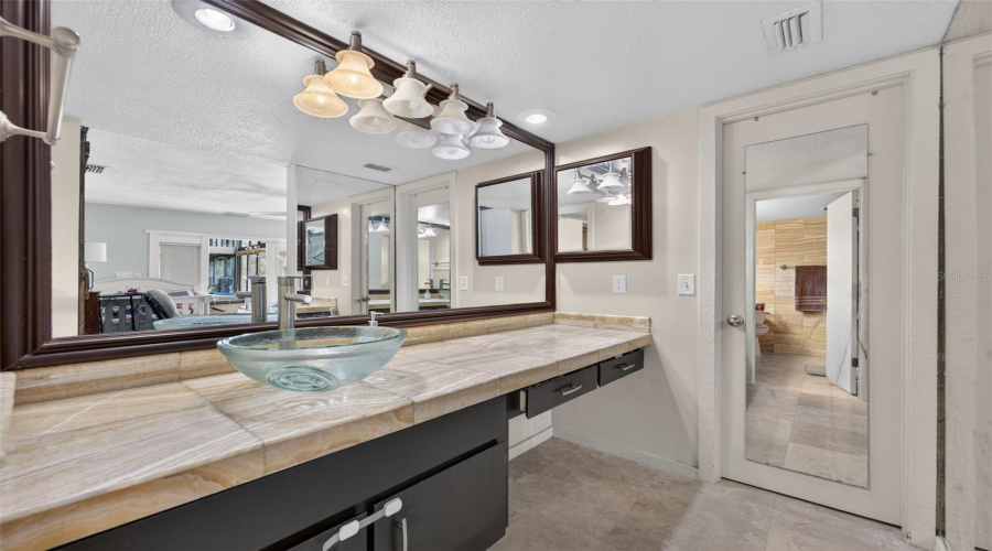 Longwood, Florida 32750, 4 Bedroom Bedrooms, ,3 Bathroombathrooms,Residential,For Sale,Slade,0,Mfro6434529