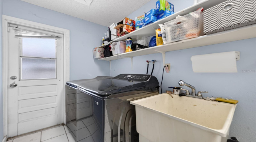 Longwood, Florida 32750, 4 Bedroom Bedrooms, ,3 Bathroombathrooms,Residential,For Sale,Slade,0,Mfro6434529