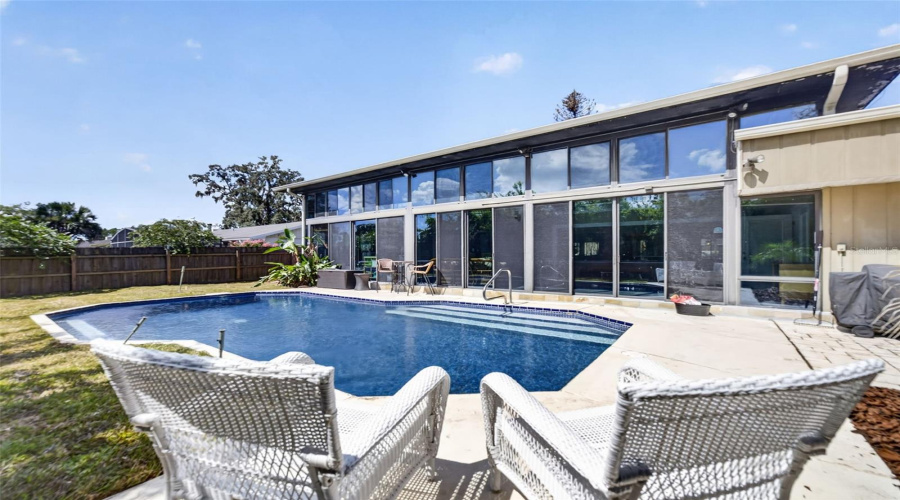 Longwood, Florida 32750, 4 Bedroom Bedrooms, ,3 Bathroombathrooms,Residential,For Sale,Slade,0,Mfro6434529
