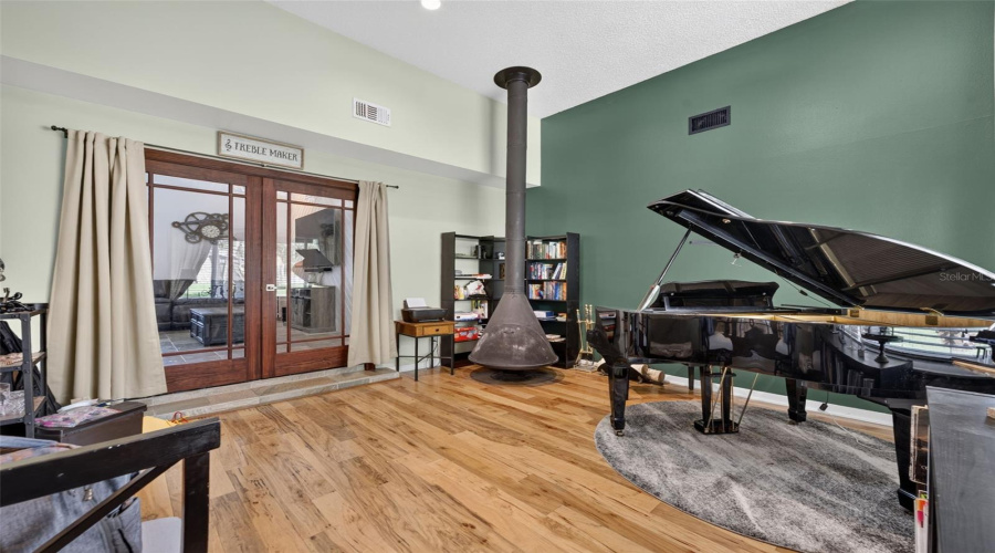 Longwood, Florida 32750, 4 Bedroom Bedrooms, ,3 Bathroombathrooms,Residential,For Sale,Slade,0,Mfro6434529