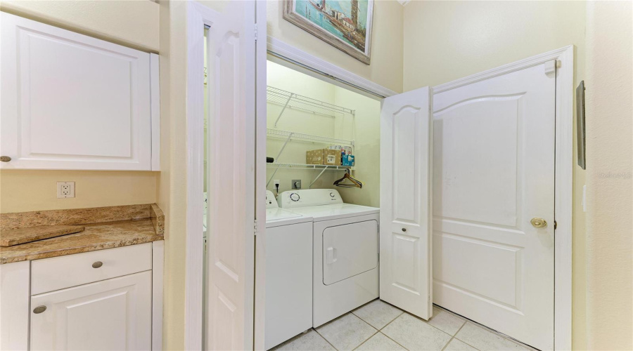 Sarasota, Florida 34238, 2 Bedroom Bedrooms, ,2 Bathroombathrooms,Residential,For Sale,Alamanda,0,Mfra4695839