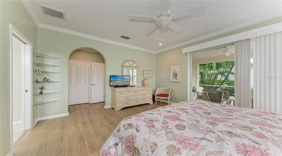Sarasota, Florida 34238, 2 Bedroom Bedrooms, ,2 Bathroombathrooms,Residential,For Sale,Alamanda,0,Mfra4695839