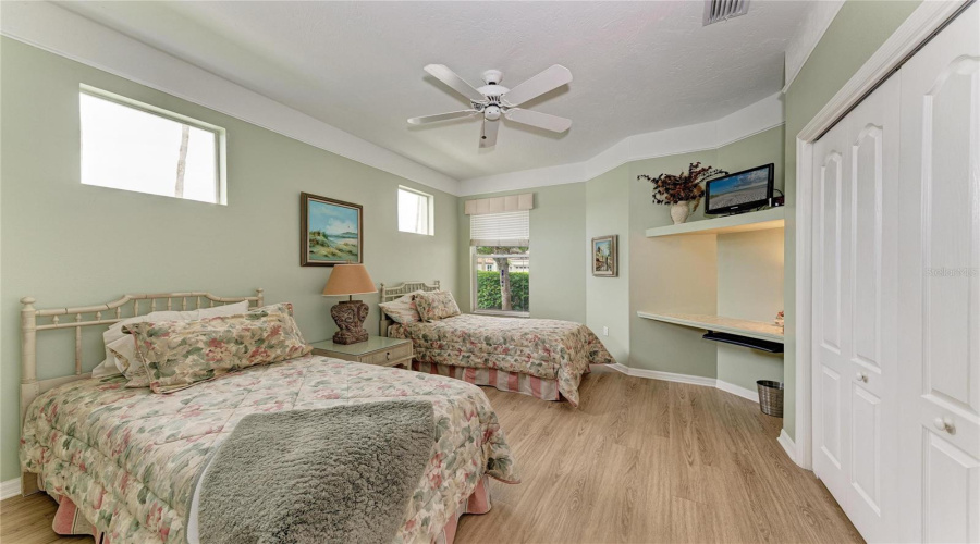 Sarasota, Florida 34238, 2 Bedroom Bedrooms, ,2 Bathroombathrooms,Residential,For Sale,Alamanda,0,Mfra4695839