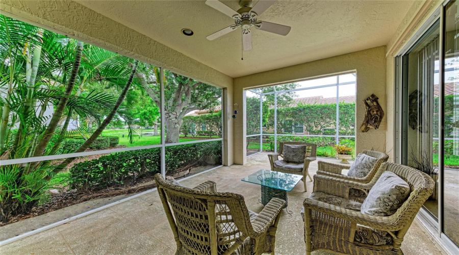 Sarasota, Florida 34238, 2 Bedroom Bedrooms, ,2 Bathroombathrooms,Residential,For Sale,Alamanda,0,Mfra4695839