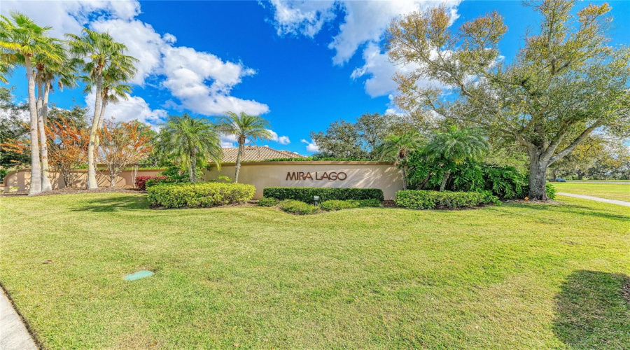 Sarasota, Florida 34238, 2 Bedroom Bedrooms, ,2 Bathroombathrooms,Residential,For Sale,Alamanda,0,Mfra4695839