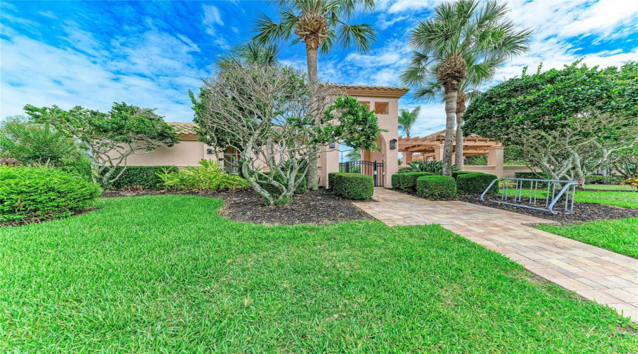 Sarasota, Florida 34238, 2 Bedroom Bedrooms, ,2 Bathroombathrooms,Residential,For Sale,Alamanda,0,Mfra4695839
