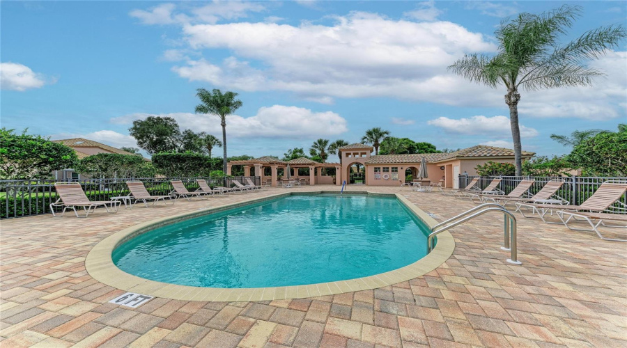 Sarasota, Florida 34238, 2 Bedroom Bedrooms, ,2 Bathroombathrooms,Residential,For Sale,Alamanda,0,Mfra4695839