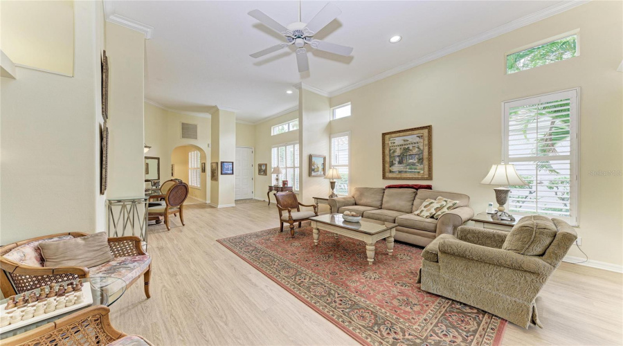 Sarasota, Florida 34238, 2 Bedroom Bedrooms, ,2 Bathroombathrooms,Residential,For Sale,Alamanda,0,Mfra4695839