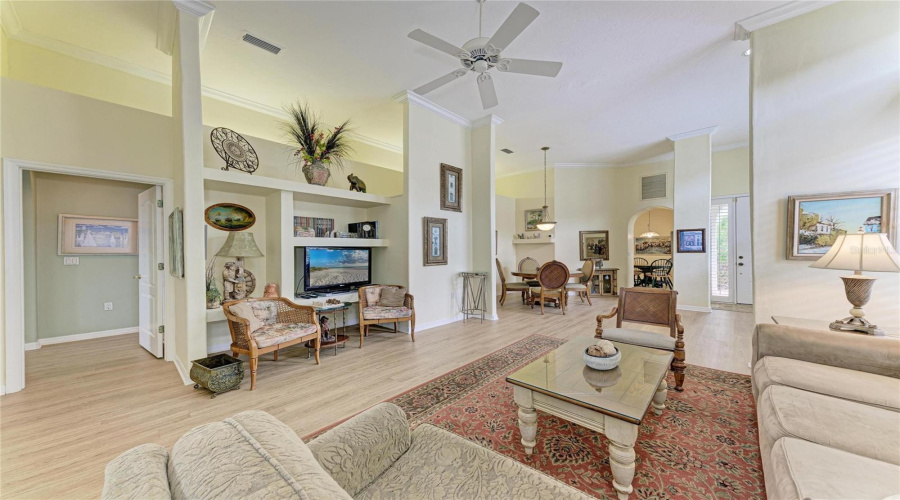 Sarasota, Florida 34238, 2 Bedroom Bedrooms, ,2 Bathroombathrooms,Residential,For Sale,Alamanda,0,Mfra4695839