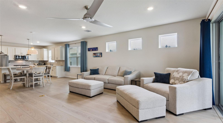 Winter Garden, Florida 34787, 2 Bedroom Bedrooms, ,2 Bathroombathrooms,Residential,For Sale,Gem View,0,Mfro6434476