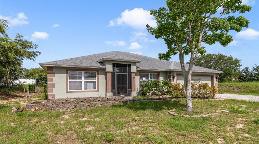 While This Home Offers A Quiet Escape, You’re Still Close To Everything You Need—Local Shopping, Schools, Dining, And Recreation. Don’t Miss The Opportunity To Make This Florida Retreat Your Own!