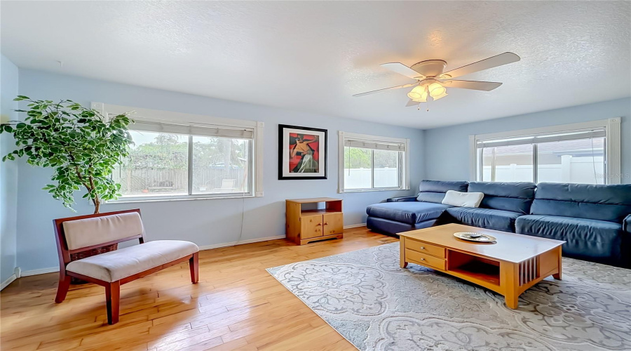 Orlando, Florida 32817, 3 Bedroom Bedrooms, ,2 Bathroombathrooms,Residential,For Sale,Pamlico,0,Mfro6433318