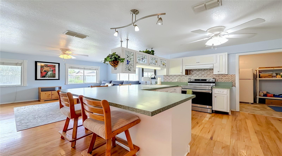 Orlando, Florida 32817, 3 Bedroom Bedrooms, ,2 Bathroombathrooms,Residential,For Sale,Pamlico,0,Mfro6433318