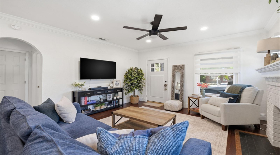 St Petersburg, Florida 33713, 2 Bedroom Bedrooms, ,2 Bathroombathrooms,Residential,For Sale,14Th,0,Mfrtb8510664