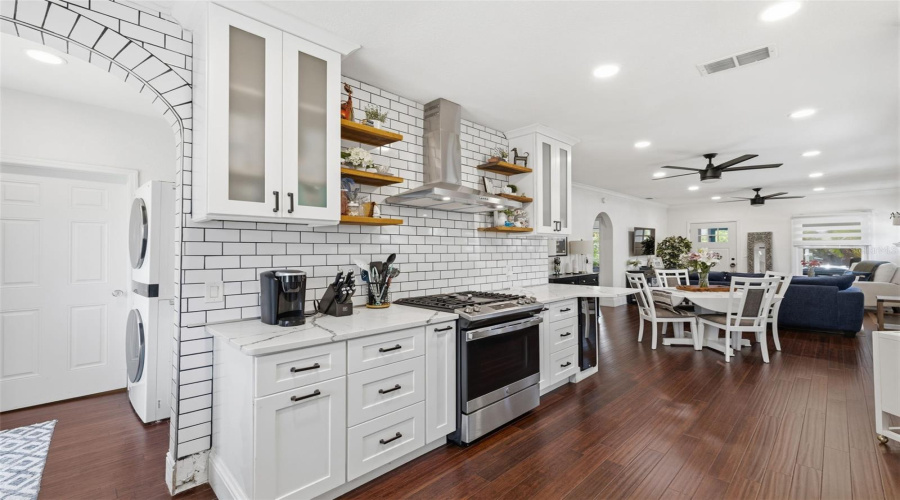 St Petersburg, Florida 33713, 2 Bedroom Bedrooms, ,2 Bathroombathrooms,Residential,For Sale,14Th,0,Mfrtb8510664
