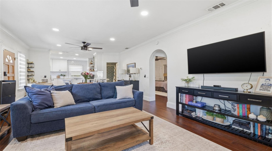 St Petersburg, Florida 33713, 2 Bedroom Bedrooms, ,2 Bathroombathrooms,Residential,For Sale,14Th,0,Mfrtb8510664