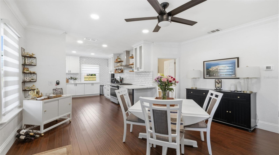 St Petersburg, Florida 33713, 2 Bedroom Bedrooms, ,2 Bathroombathrooms,Residential,For Sale,14Th,0,Mfrtb8510664