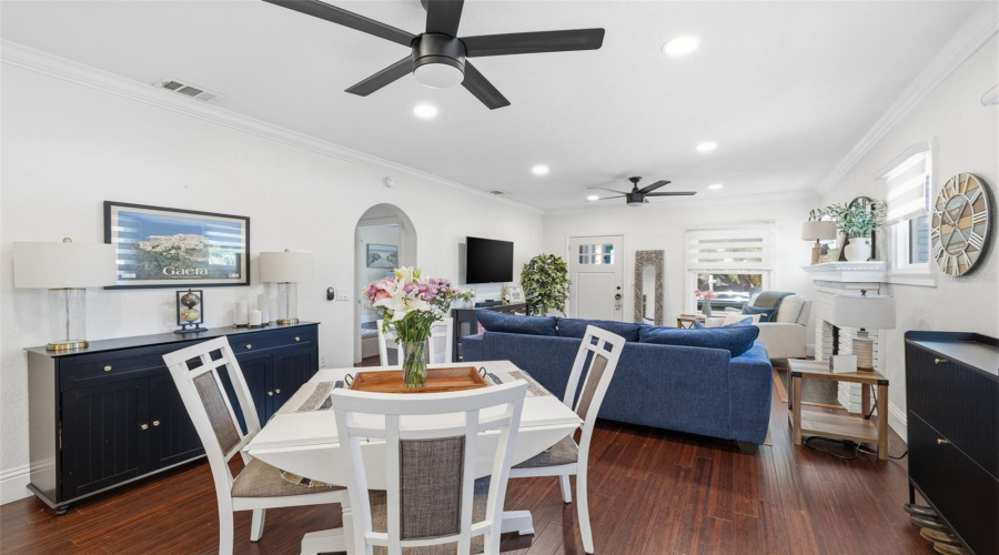 St Petersburg, Florida 33713, 2 Bedroom Bedrooms, ,2 Bathroombathrooms,Residential,For Sale,14Th,0,Mfrtb8510664