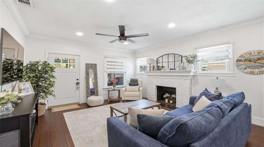 St Petersburg, Florida 33713, 2 Bedroom Bedrooms, ,2 Bathroombathrooms,Residential,For Sale,14Th,0,Mfrtb8510664