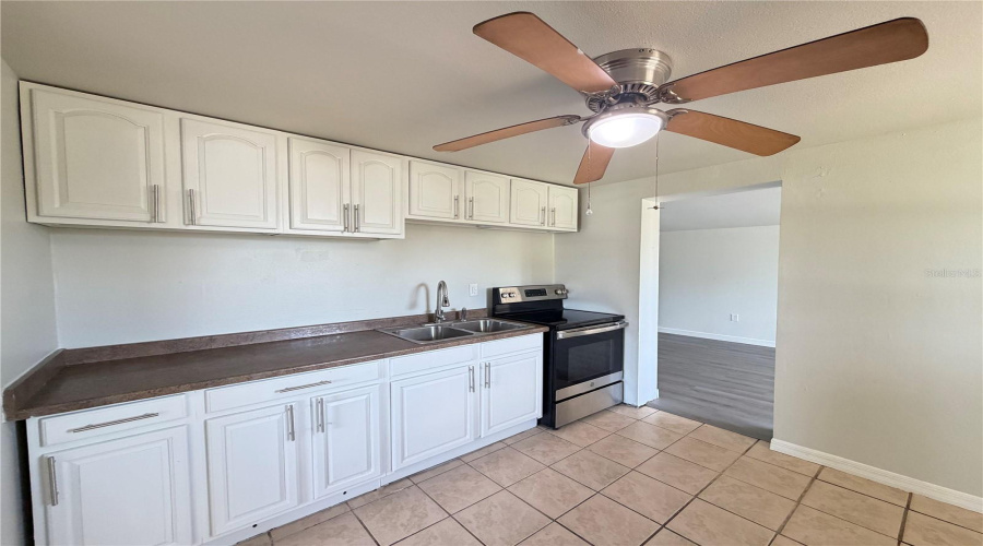 Lake Wales, Florida 33898, 3 Bedroom Bedrooms, ,1 Bathroombathrooms,Residential,For Sale,Bouyer,0,Mfro6434757