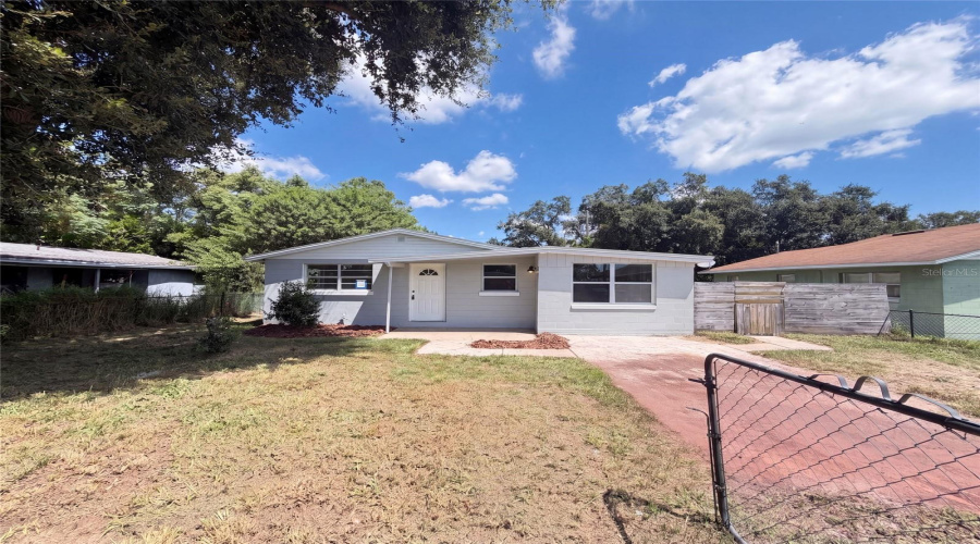 Lake Wales, Florida 33898, 3 Bedroom Bedrooms, ,1 Bathroombathrooms,Residential,For Sale,Bouyer,0,Mfro6434757