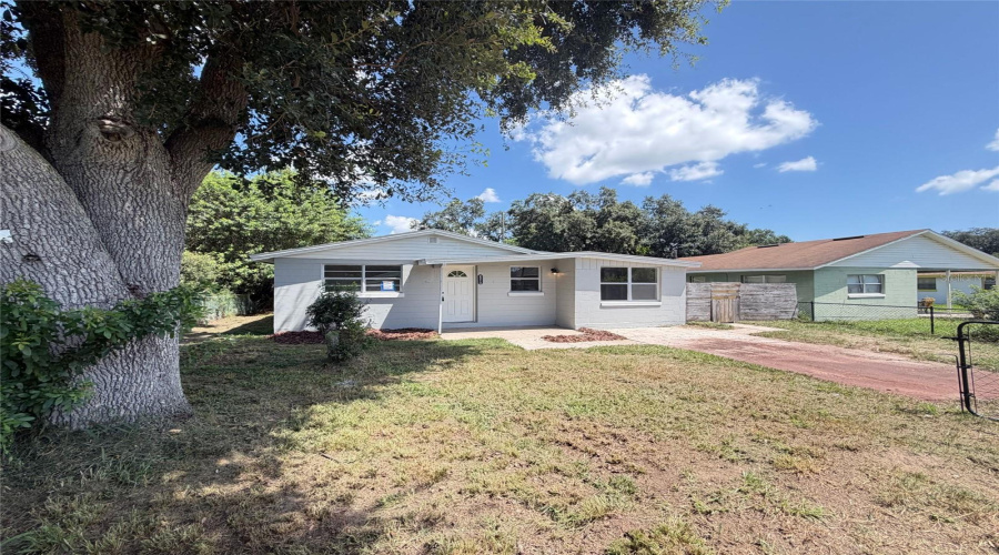 Lake Wales, Florida 33898, 3 Bedroom Bedrooms, ,1 Bathroombathrooms,Residential,For Sale,Bouyer,0,Mfro6434757