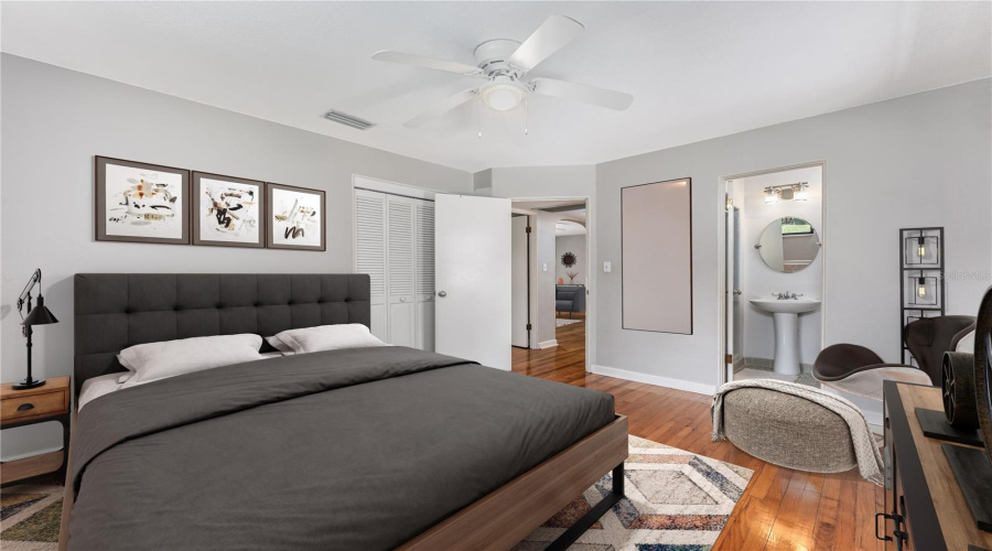 Orlando, Florida 32806, 2 Bedroom Bedrooms, ,2 Bathroombathrooms,Residential,For Sale,Briercliff,0,Mfro6434089