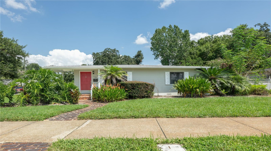 Orlando, Florida 32806, 2 Bedroom Bedrooms, ,2 Bathroombathrooms,Residential,For Sale,Briercliff,0,Mfro6434089
