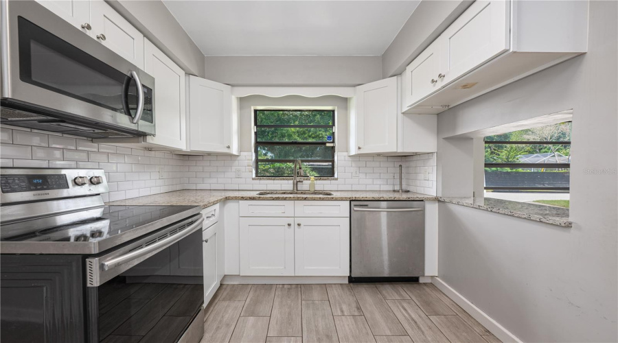 Orlando, Florida 32806, 2 Bedroom Bedrooms, ,2 Bathroombathrooms,Residential,For Sale,Briercliff,0,Mfro6434089