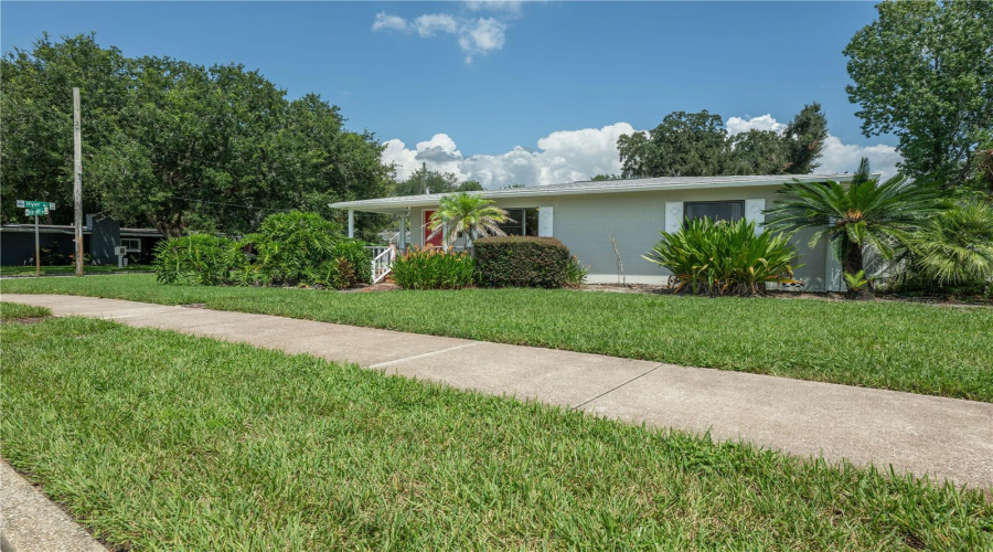 Orlando, Florida 32806, 2 Bedroom Bedrooms, ,2 Bathroombathrooms,Residential,For Sale,Briercliff,0,Mfro6434089