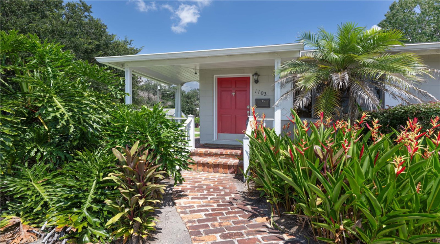 Orlando, Florida 32806, 2 Bedroom Bedrooms, ,2 Bathroombathrooms,Residential,For Sale,Briercliff,0,Mfro6434089