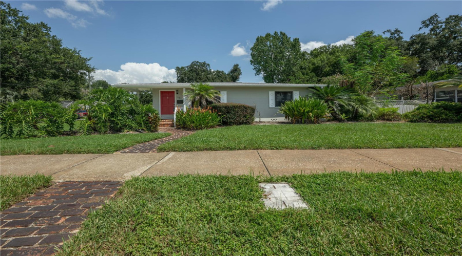 Orlando, Florida 32806, 2 Bedroom Bedrooms, ,2 Bathroombathrooms,Residential,For Sale,Briercliff,0,Mfro6434089