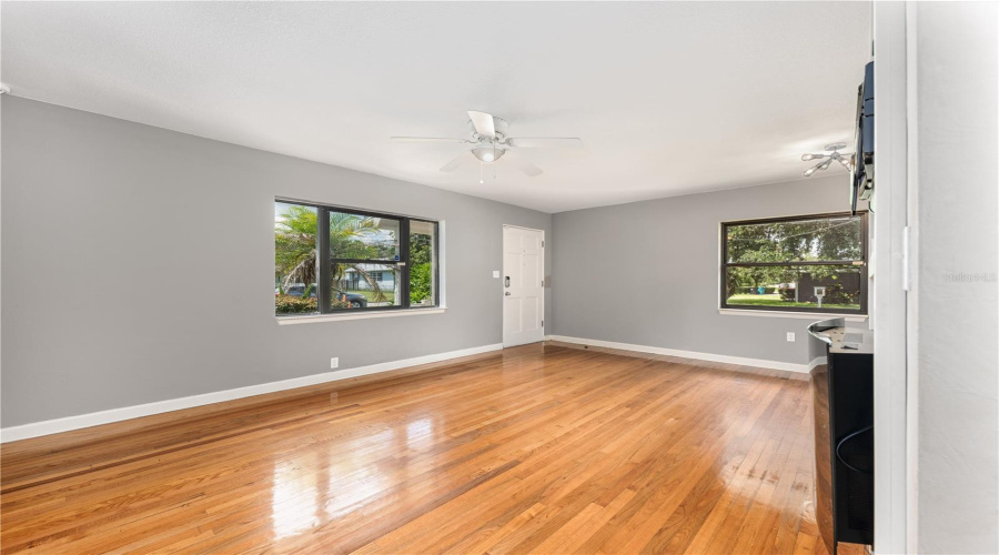 Orlando, Florida 32806, 2 Bedroom Bedrooms, ,2 Bathroombathrooms,Residential,For Sale,Briercliff,0,Mfro6434089