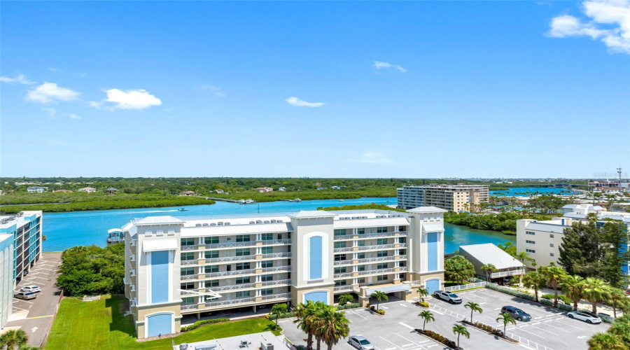 Built 2017 -  Secured Coded Keyless Lobby...  Post-Tension Reinforced Concrete Construction, Textured Concrete Masonry Exterior Walls, Metal Standing Seam Roofing System Plus Paver Entry From Exterior. New Roof - New Ext Paint Circa 2023