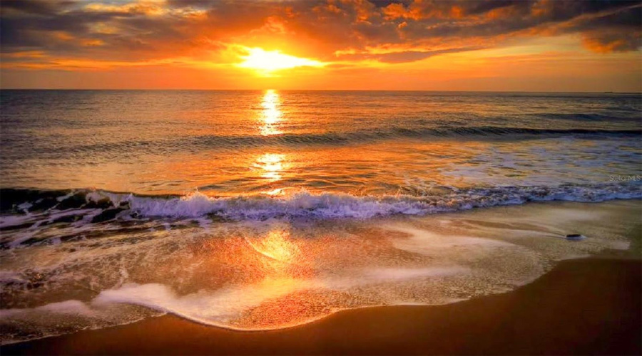 ...Indian Shores Florida Sits Due West Offering Awesome Sunrises And Sunsets. Enjoy The Warm Gulf Of America Waters..