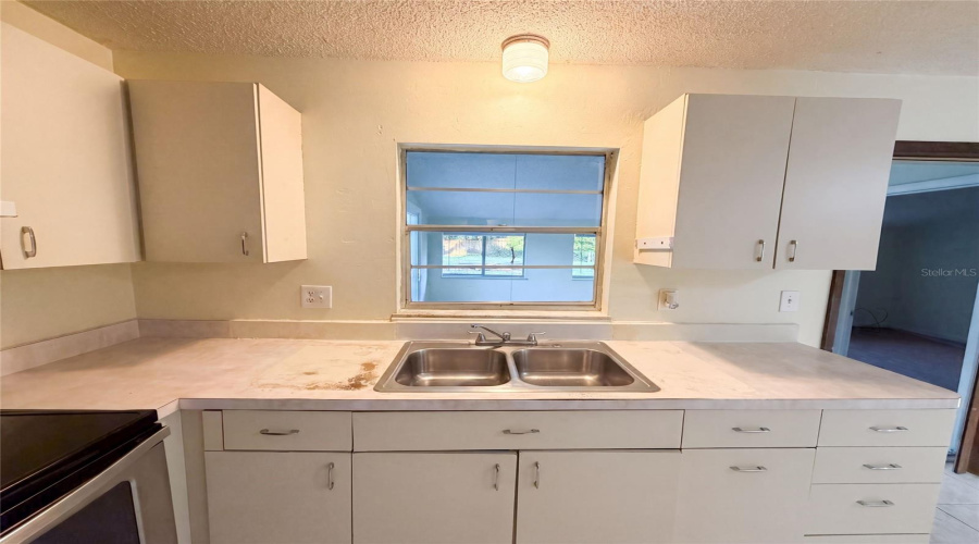 Apopka, Florida 32703, 3 Bedroom Bedrooms, ,1 Bathroombathrooms,Residential,For Sale,Virginia,0,Mfro6420452