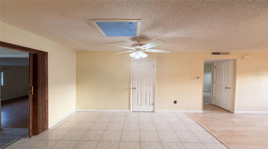 Apopka, Florida 32703, 3 Bedroom Bedrooms, ,1 Bathroombathrooms,Residential,For Sale,Virginia,0,Mfro6420452