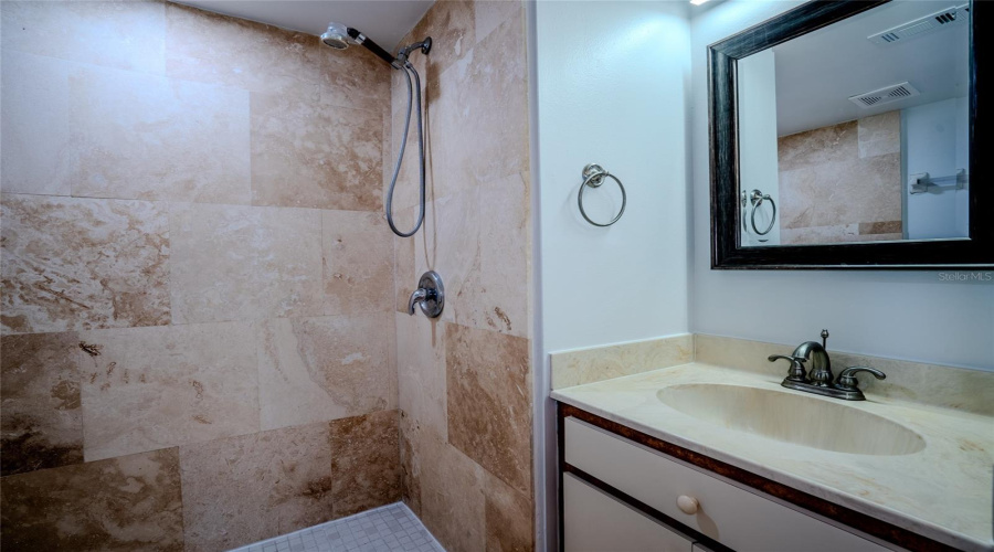Sarasota, Florida 34231, 2 Bedroom Bedrooms, ,2 Bathroombathrooms,Residential,For Sale,Summer Side,0,Mfra4701861
