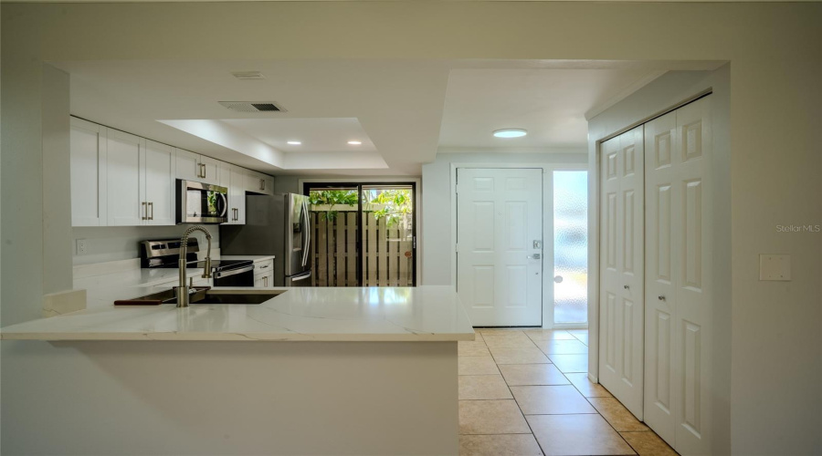 Sarasota, Florida 34231, 2 Bedroom Bedrooms, ,2 Bathroombathrooms,Residential,For Sale,Summer Side,0,Mfra4701861