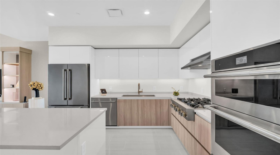 St Petersburg, Florida 33701, 3 Bedroom Bedrooms, ,3 Bathroombathrooms,Residential,For Sale,Central,0,Mfrtb8517369
