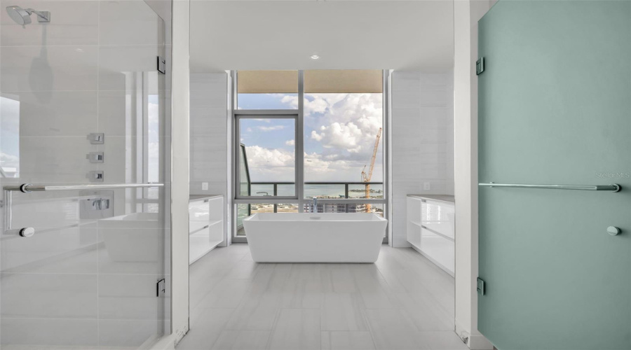 St Petersburg, Florida 33701, 3 Bedroom Bedrooms, ,3 Bathroombathrooms,Residential,For Sale,Central,0,Mfrtb8517369