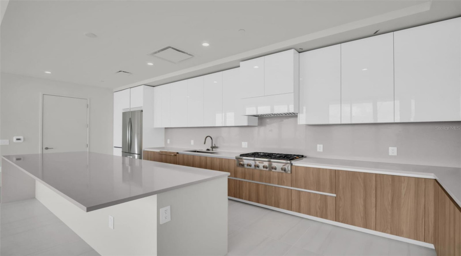 St Petersburg, Florida 33701, 3 Bedroom Bedrooms, ,3 Bathroombathrooms,Residential,For Sale,Central,0,Mfrtb8517369