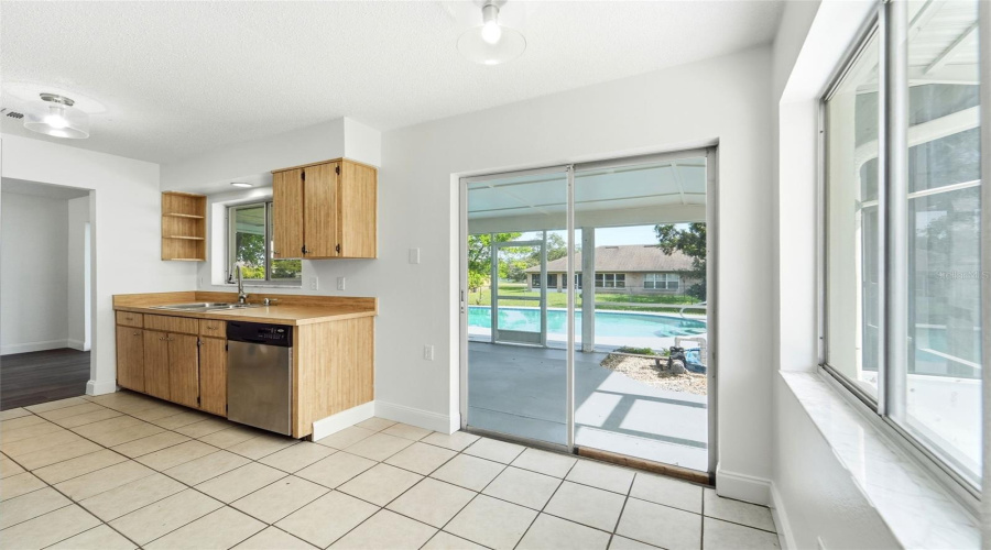 Deltona, Florida 32725, 2 Bedroom Bedrooms, ,2 Bathroombathrooms,Residential,For Sale,Old Mill,0,Mfrv4950236