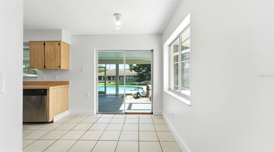 Deltona, Florida 32725, 2 Bedroom Bedrooms, ,2 Bathroombathrooms,Residential,For Sale,Old Mill,0,Mfrv4950236