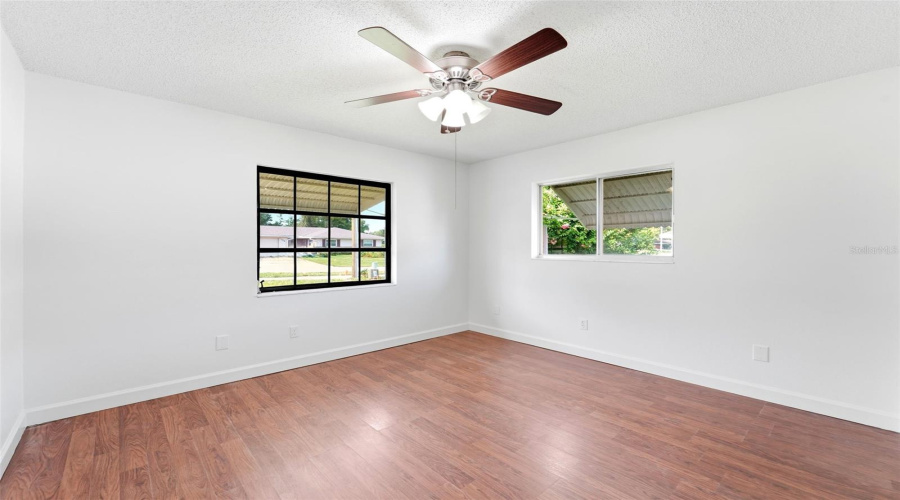 Deltona, Florida 32725, 2 Bedroom Bedrooms, ,2 Bathroombathrooms,Residential,For Sale,Old Mill,0,Mfrv4950236