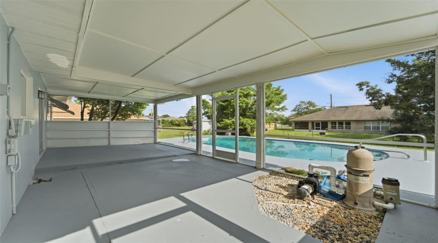 Deltona, Florida 32725, 2 Bedroom Bedrooms, ,2 Bathroombathrooms,Residential,For Sale,Old Mill,0,Mfrv4950236