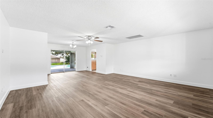 Deltona, Florida 32725, 2 Bedroom Bedrooms, ,2 Bathroombathrooms,Residential,For Sale,Old Mill,0,Mfrv4950236