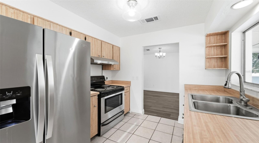 Deltona, Florida 32725, 2 Bedroom Bedrooms, ,2 Bathroombathrooms,Residential,For Sale,Old Mill,0,Mfrv4950236