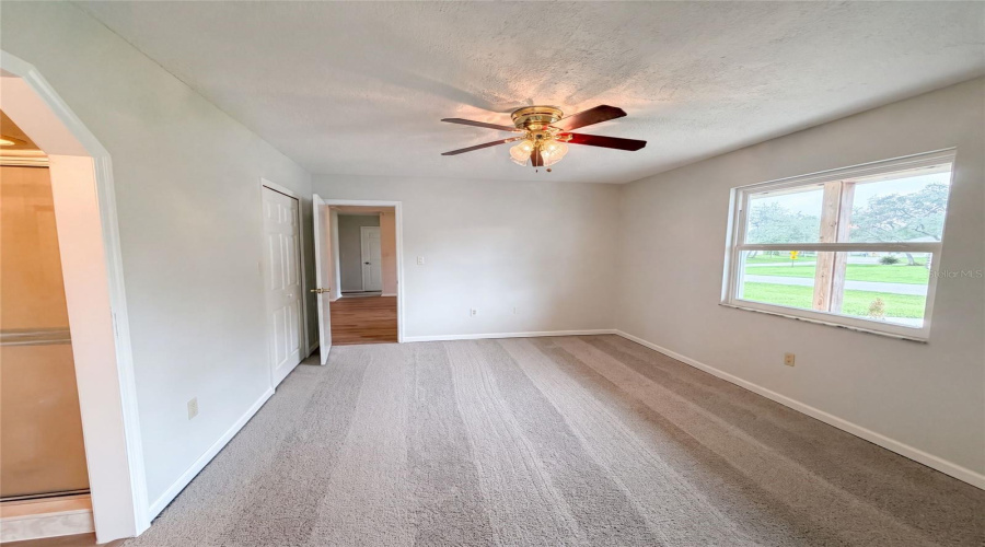 Deltona, Florida 32725, 3 Bedroom Bedrooms, ,2 Bathroombathrooms,Residential,For Sale,Leland,0,Mfro6435779