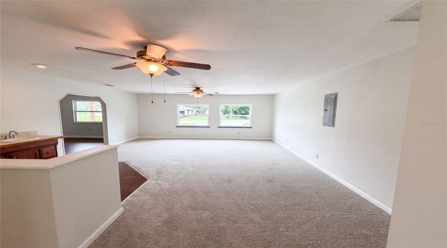 Deltona, Florida 32725, 3 Bedroom Bedrooms, ,2 Bathroombathrooms,Residential,For Sale,Leland,0,Mfro6435779